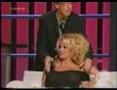 Pamela Anderson se fait tater les nibars sur la tv allemande 